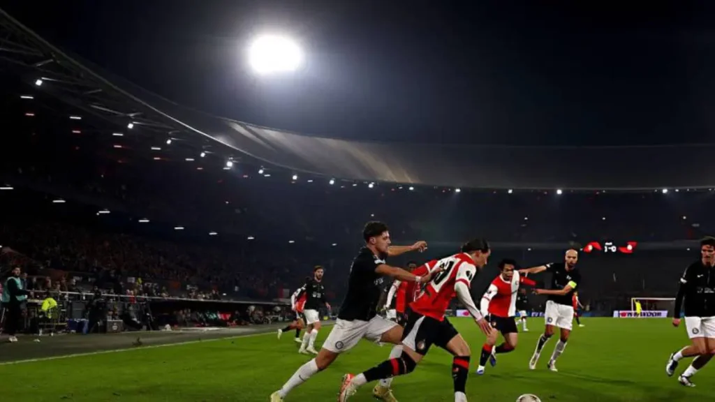 Aljazair merespons pemberitaan yang beredar soal cederanya bintang Feyenoord tersebut